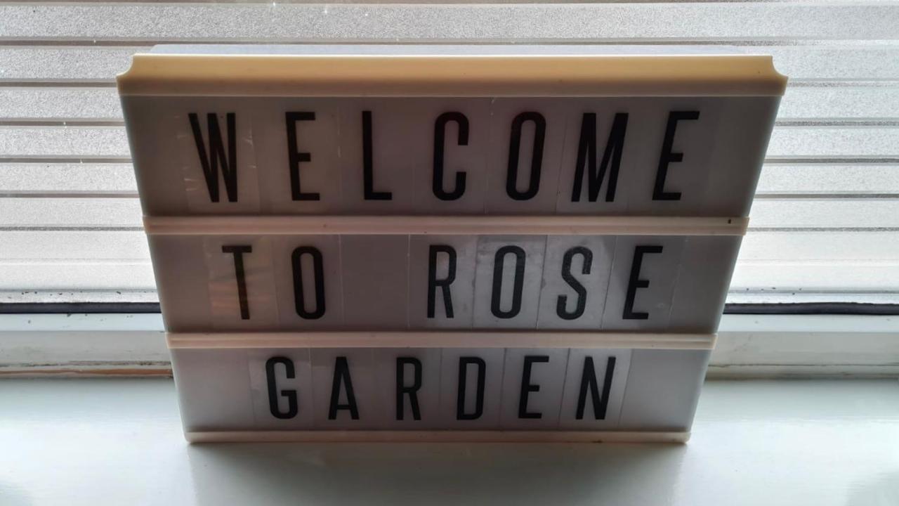 The Rose Garden Room - Self Contained Studio 巴利卡斯尔 外观 照片